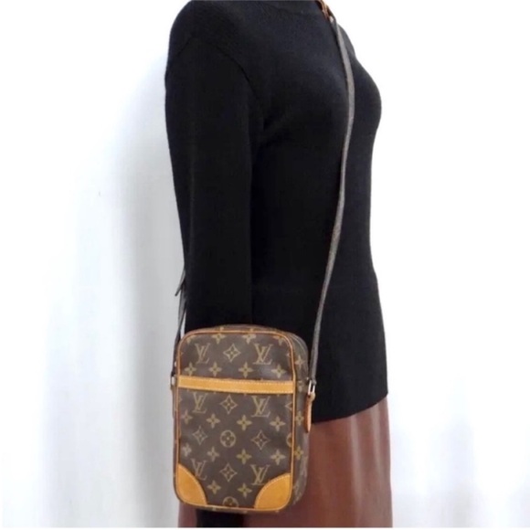 Authentic Louis Vuitton Danube Crossbody Shoulder Bag Purse Pouch Carryall Tote - Picture 2 of 14